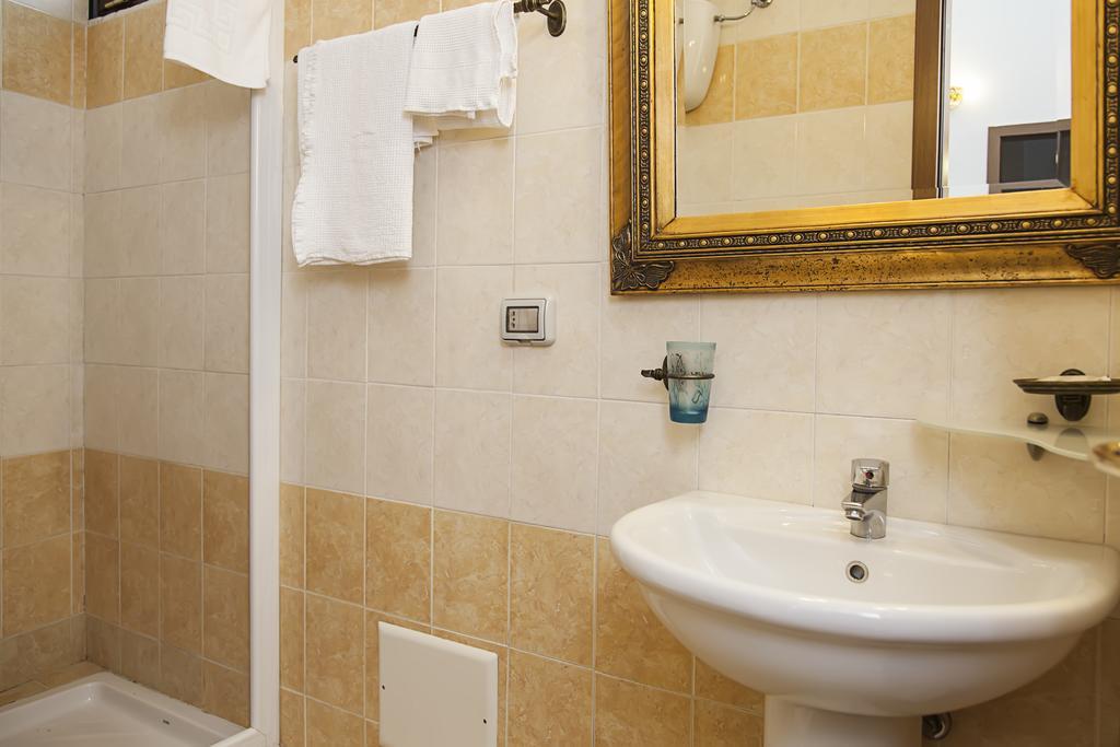 Antico Belvedere B&B Lecce Bagian luar foto